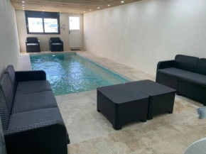 Villa piscine/spa privé intérieur 33° ZOO DE LA FLECHE 24h DU MANS